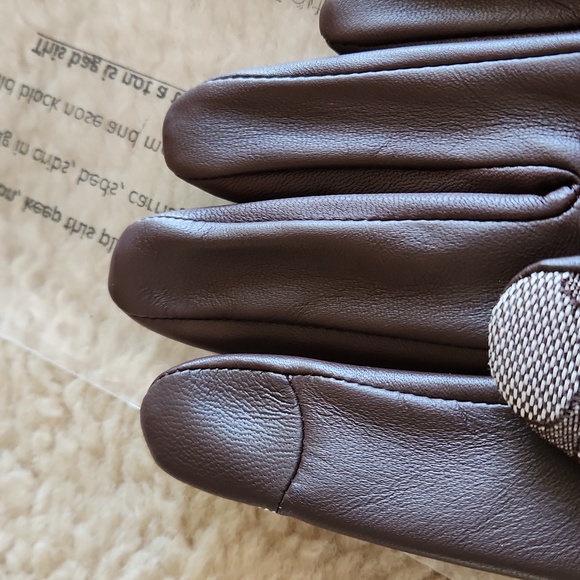 NWT Coach Signature Jacquard and Oak Brown Leather Tech Gloves ๐ค๐งค๐ - Picture 11 of 16